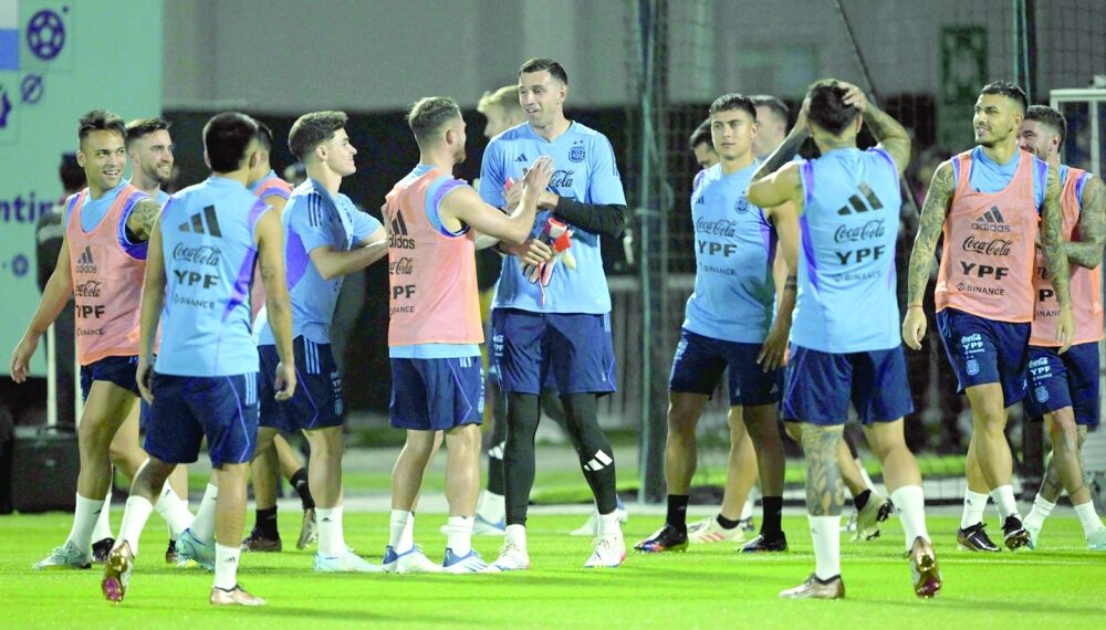 خبرة الأرجنتين تصطدم بأحلام أستراليا بدور الـ16