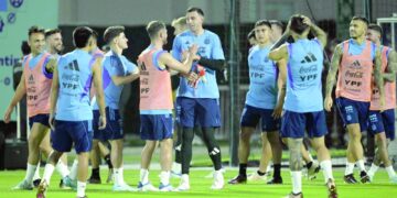 خبرة الأرجنتين تصطدم بأحلام أستراليا بدور الـ16