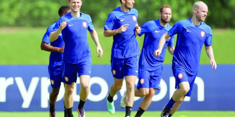 نيذرلاند تخشى مفاجآت الولايات المتحدة في دور الـ16