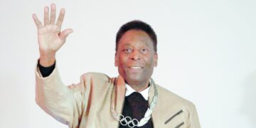 بيليه يشكر لفتة قطر والمشجعين لرسائل الدعم