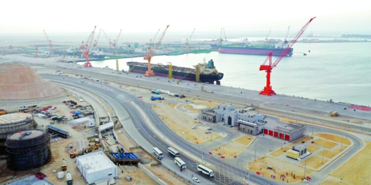 الموانئ العمانية تحقق نموا في عملياتها التشغلية
