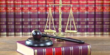 عشوائية فتح مكاتب المحاماة.. تضيع حقوق الموكلين وتربك العمل !