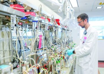 US company turns air pollution into fuel, bottles and dresses