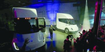 PepsiCo receives first heavy-duty electric trucks from Tesla