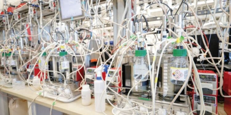 غازات المصانع المسببة للاحتباس الحراري.. منتجات مفيدة