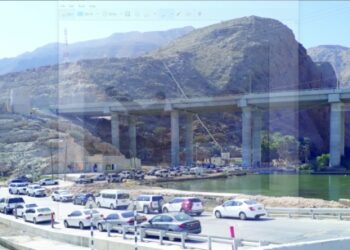 Tourists flock to spots on Sur coastal road
