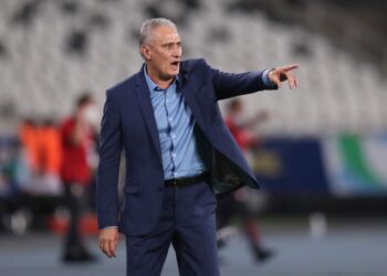 مدرب البرازيل: يجب توخي الحذر في الأدوار الاقصائية بالمونديال