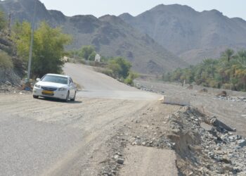 أهالي قرى “دماء” بولاية دماء والطائيين يناشدون بإصلاح الطريق الرابط يين قراهم وطريق الشرقية السريع