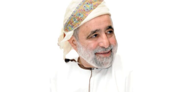 أحمد الفلاحي يرفد المكتبة بمجلدين لمختارات من القصائد العمانية