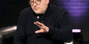 يفجيني فودولاذكين: نحن شهود على عصر مفزع