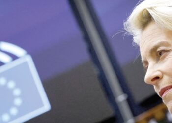 EU completes approval of Russian oil price cap