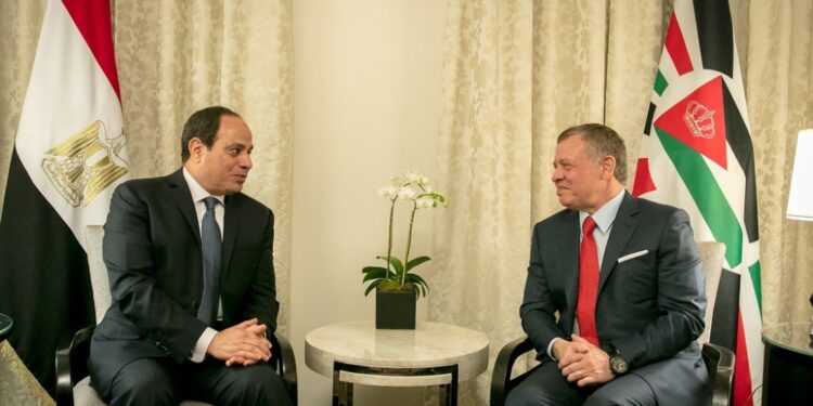 عبد الله الثاني والسيسي يؤكدان ضرورة تقديم الدعم الكامل للفلسطينيين
