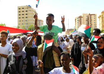 آلاف المحتجين على تدخل الأمم المتحدة في أزمة السودان