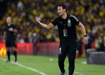 سكالوني: سعداء بالتأهل ونشعر كأننا نلعب في الأرجنتين