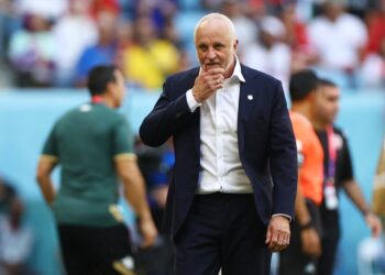 مدرب أستراليا يمتدح لاعبيه .. وأريد استراحة بعد المونديال