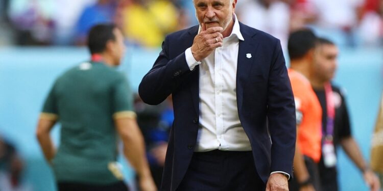 مدرب أستراليا يمتدح لاعبيه .. وأريد استراحة بعد المونديال 1 مدرب أستراليا يمتدح لاعبيه .. وأريد استراحة بعد المونديال