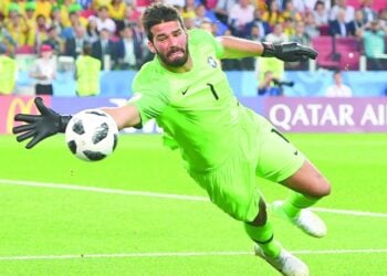 أليسون الحارس المتفرج بالمنتخب البرازيلي !