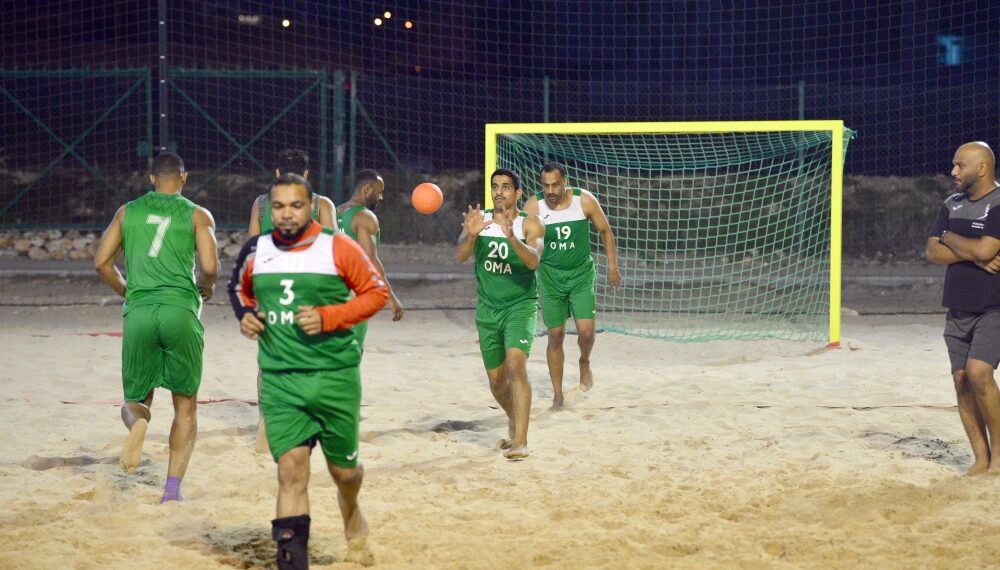 "اليد" تناقش خطة إعداد منتخب الشواطئ للبطولة الآسيوية 1 “اليد” تناقش خطة إعداد منتخب الشواطئ للبطولة الآسيوية