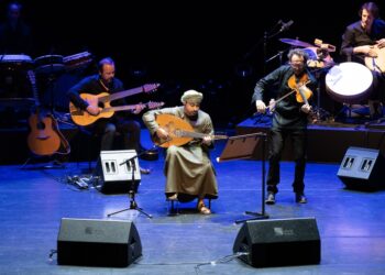 “مجموعة الموسيقى العالمية” تأخذ جمهور الأوبرا السلطانية في رحلة بين الدول