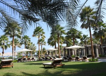 بتكلفة 60 مليون ريال .. افتتاح منتجع جميرا خليج مسقط