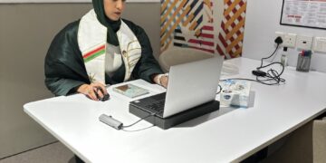 باحثة عُمانية تتوج كأفضل متحدث في مؤتمر عالمي بفرنسا