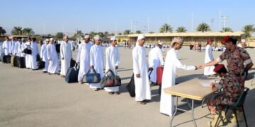 دفعة جديدة من المواطنين تلتحق بالجيش السلطاني العماني