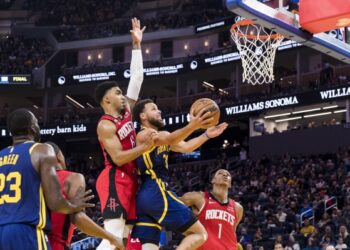 Warriors shoot down Rockets
