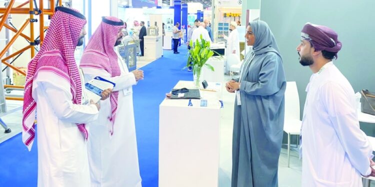 سلطنة عُمان تشارك في معرض الخمسة الكبار بدبي