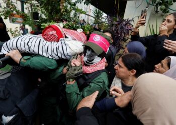 الخارجية الفلسطينية تسلم الجنائية الدولية ورقة حول “جرائم” إسرائيل بحق الأطفال