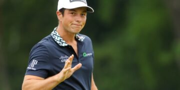 Defending champ Hovland stretches Hero World Challenge lead