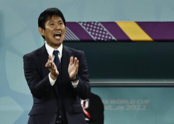 مدرب اليابان يثني على لاعبيه رغم وداع المونديال