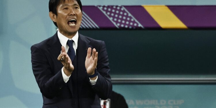 مدرب اليابان يثني على لاعبيه رغم وداع المونديال 1 مدرب اليابان يثني على لاعبيه رغم وداع المونديال