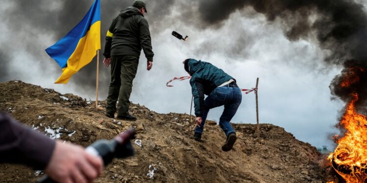 موسكو تؤيد مقترح واشنطن لحل سلمي لكنها لا ترى فرصة لمفاوضات حالية