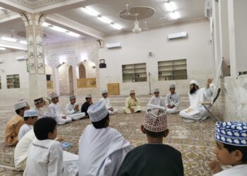 700 طالب بالداخلية يشاركون في 35 حلقة فقهية