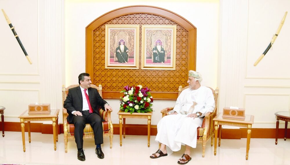 السيد شهاب يستعرض مع السفير السوري العلاقات الثنائية 1 السيد شهاب يستعرض مع السفير السوري العلاقات الثنائية