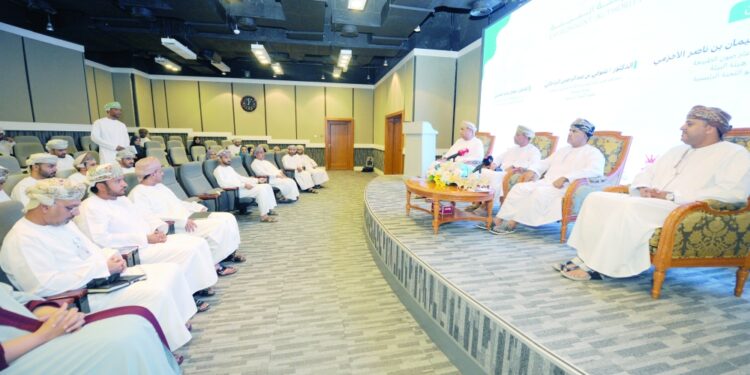 الأسبوع المقبل.. إطلاق حملة لمكافحة الطيور الغازية بمحافظة ظفار 1 الأسبوع المقبل.. إطلاق حملة لمكافحة الطيور الغازية بمحافظة ظفار