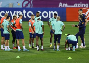 منتخب البرازيل يتطلع لتألق جديد أمام كرواتيا في دور الثمانية