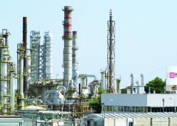 أسعار النفط تصعد بعدما وصلت لأدنى مستوياتها في 2022