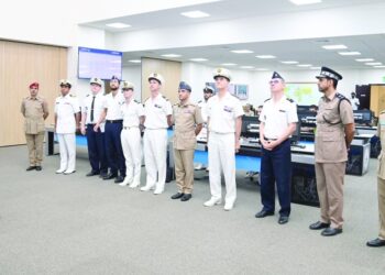 سلطنة عمان وفرنسا تبحثان أوجه التعاون البحري