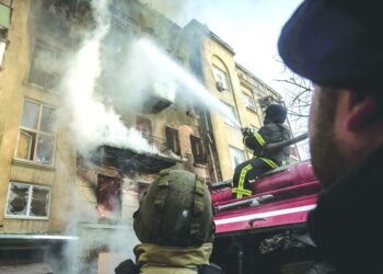 روسيا لا تستبعد حربا “طويلة الأمد”.. والقتال يتواصل لاحكام السيطرة على شرق أوكرانيا