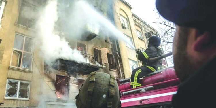 روسيا لا تستبعد حربا "طويلة الأمد".. والقتال يتواصل لاحكام السيطرة على شرق أوكرانيا 1 روسيا لا تستبعد حربا “طويلة الأمد”.. والقتال يتواصل لاحكام السيطرة على شرق أوكرانيا