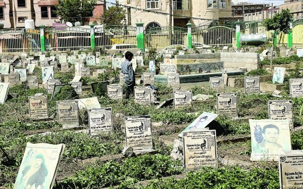 Yemen rivals ramp up economic war as truce efforts limp