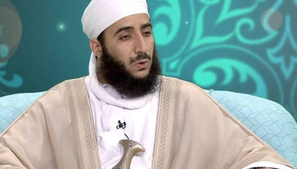 فتاوى يجيب عنها فضيلة الشيخ الدكتور كهلان بن نبهان الخروصي مساعد المفتي العام لسلطنة عمان 1 فتاوى يجيب عنها فضيلة الشيخ الدكتور كهلان بن نبهان الخروصي مساعد المفتي العام لسلطنة عمان