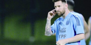 Messi's title chase takes centre stage