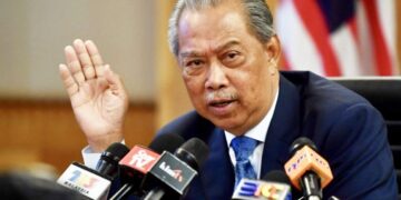 استجواب رئيس وزراء ماليزيا السابق في قضية إساءة استغلال أموال عامة