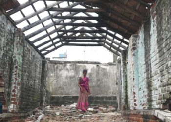 4 killed as cyclone hits southern Indian state