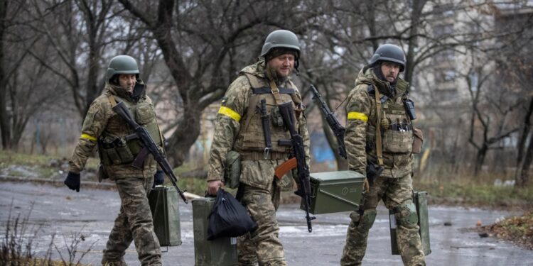 بوتين يعرب عن استيائه من ميركل والقوات الأوكرانية تتصدى لهجمات روسية