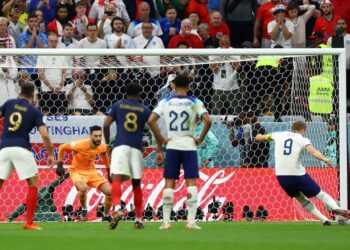 فرنسا تتخطى انجلترا وتلاقي المغرب في المربع الذهبي