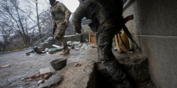 هجمات أوكرانية لاستعادة مدينة ميليتوبول والدفاعات الروسية تتصدى