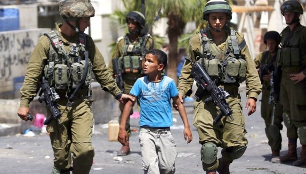 مؤسسات حقوقية: الإحتلال اعتقل 490 فلسطينيا بينهم 76 طفلا الشهر الماضي 1 مؤسسات حقوقية: الإحتلال اعتقل 490 فلسطينيا بينهم 76 طفلا الشهر الماضي